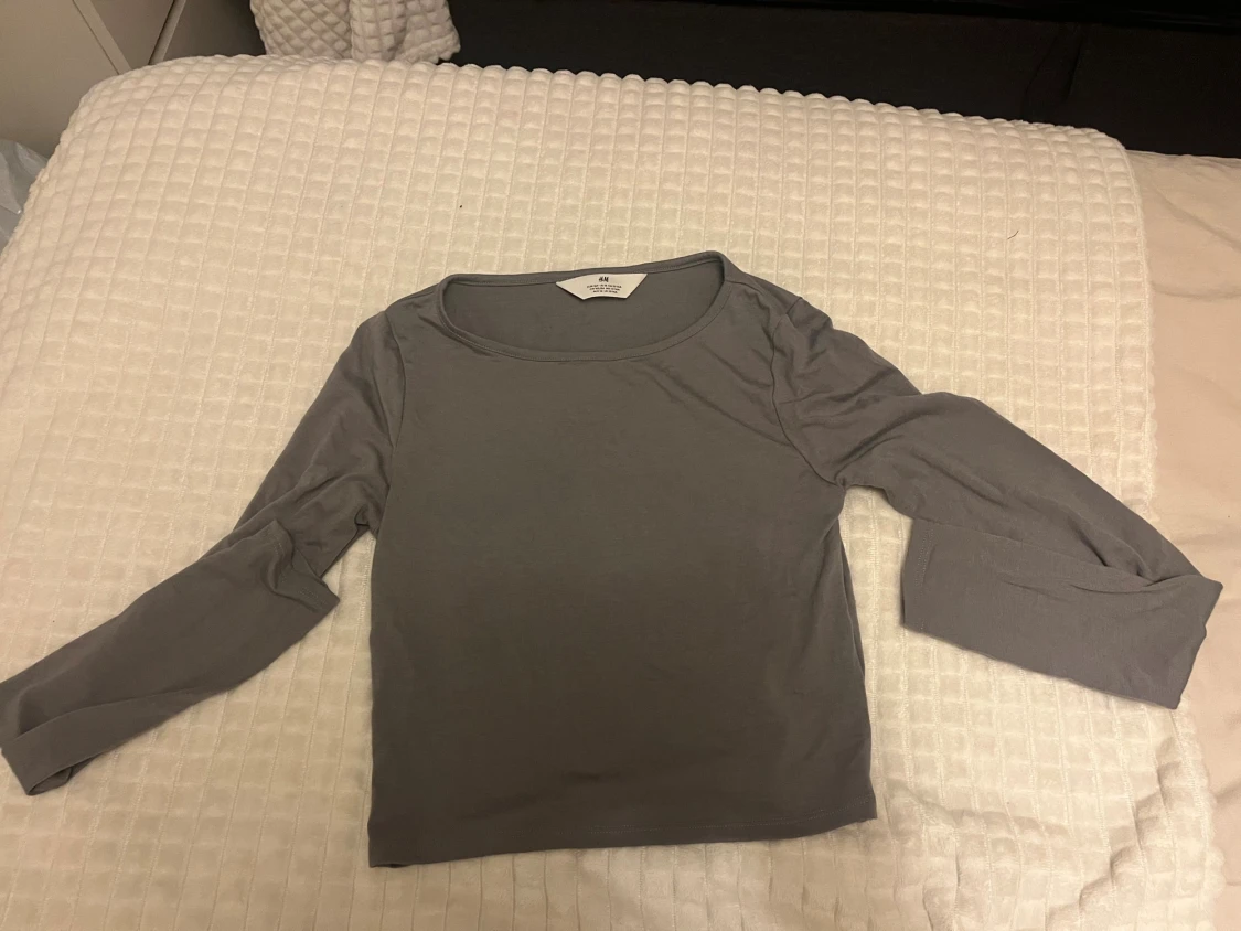 Grå långärmad topp från H&M