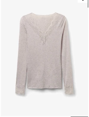 Intmissimi tröja i denna färg 💞 - Storlek S. Inga defekter. Säljer pågrund av att den inte kommer till användning. Skriv vid frågor/bild💕