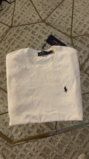 Ralph Lauren Tshirt - Ny oanvänd, grym skick först till kvarn🙌🏼
