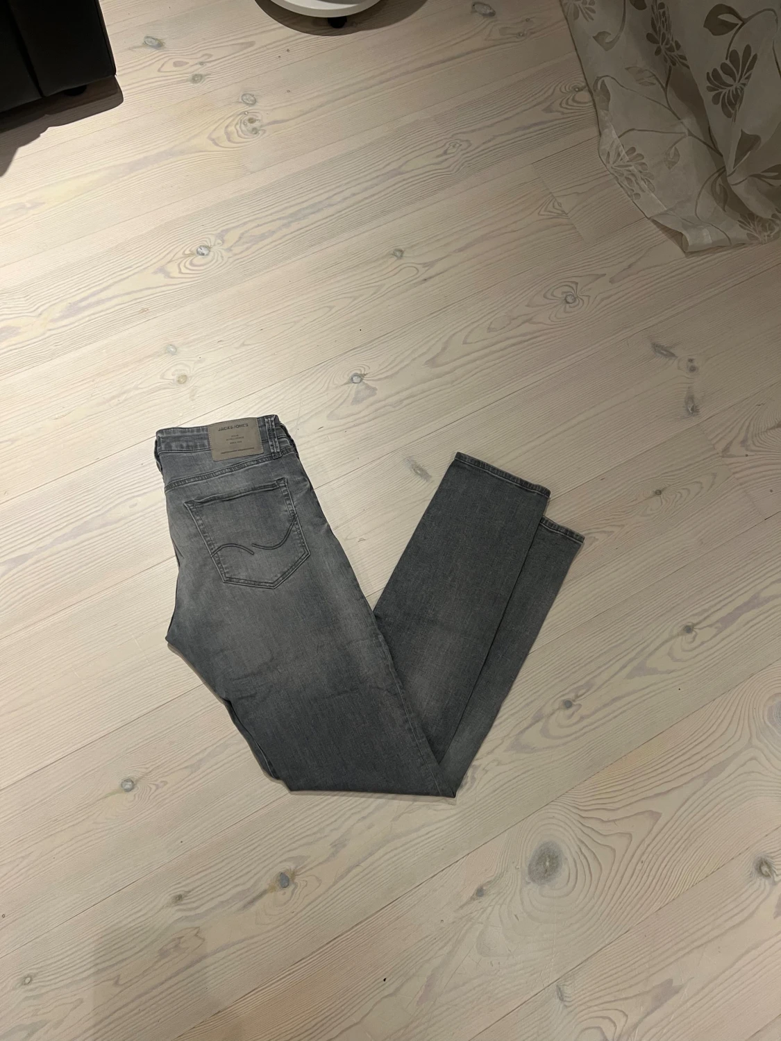 Grå jeans Jack & Jones