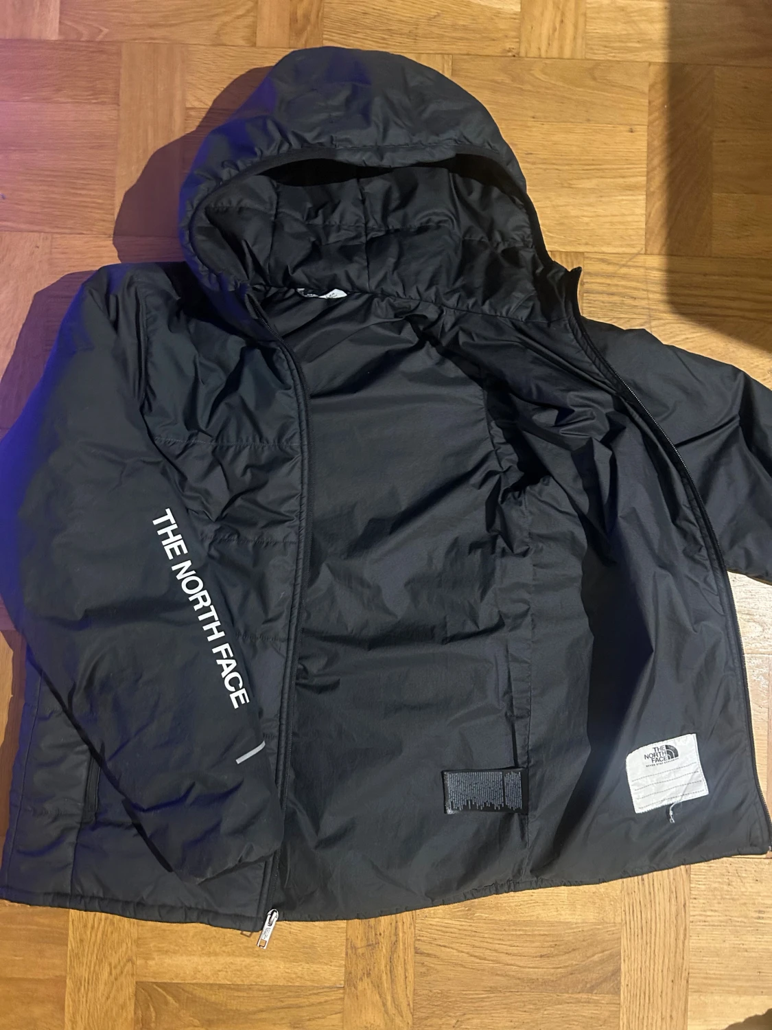 Svart pufferjacka från The North Face - 1