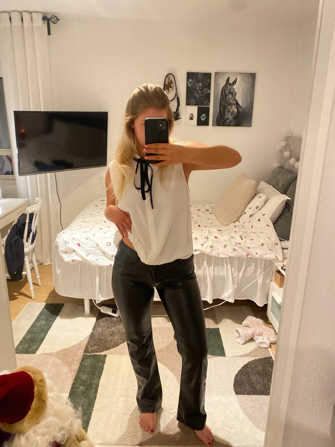 Svarta bootcut byxor i skinnimitation - 1