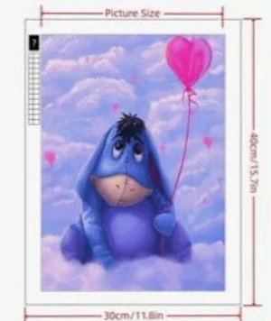 Eeyore med hjärtballong - Söt bok med motiv av Eeyore från Nalle Puh, sittandes bland moln och håller en rosa hjärtformad ballong. Perfekt för dig som gillar tecknade figurer och vill ha något gulligt och färgglatt i bokhyllan.