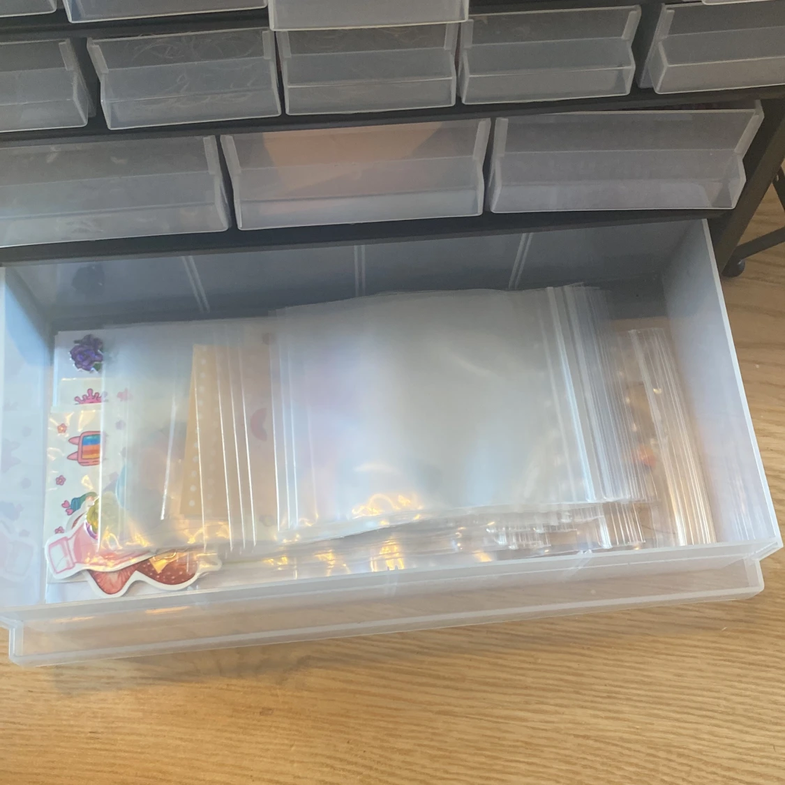 Smyckeset med örhängen och tillbehör - 3