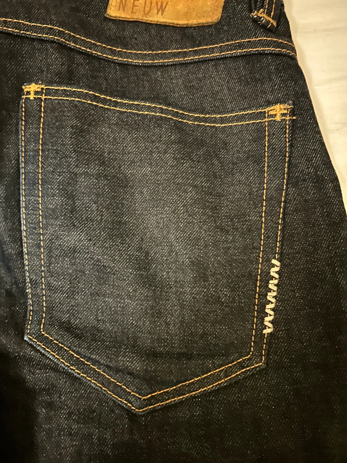 Mörkblå jeans från Neuw - 3