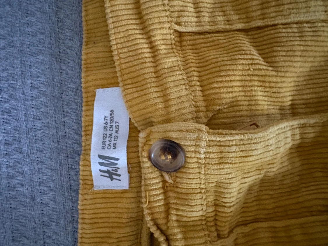 Gul manchesterkjol från H&M - 2