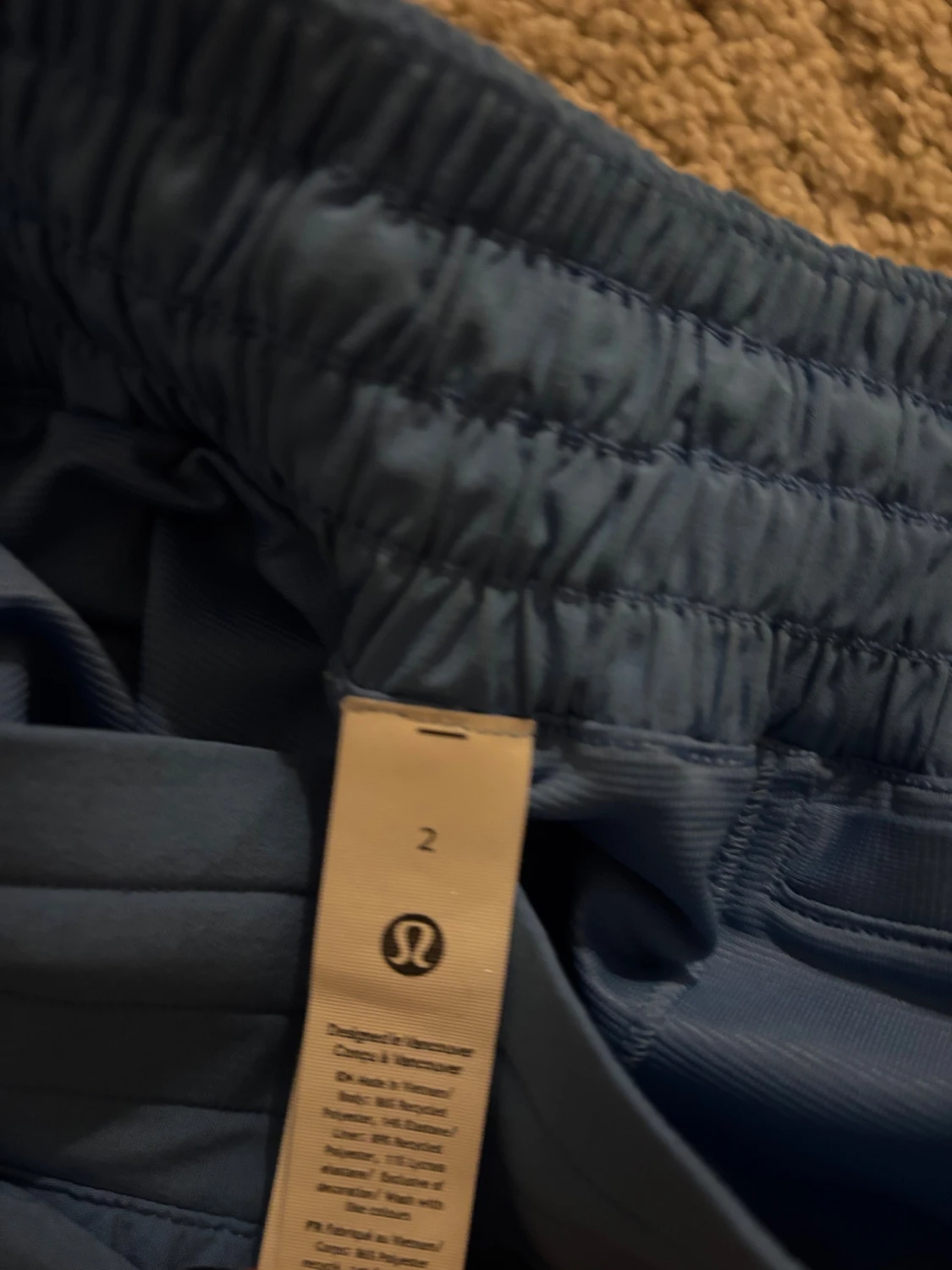 Blå träningsshorts från Lululemon - 2