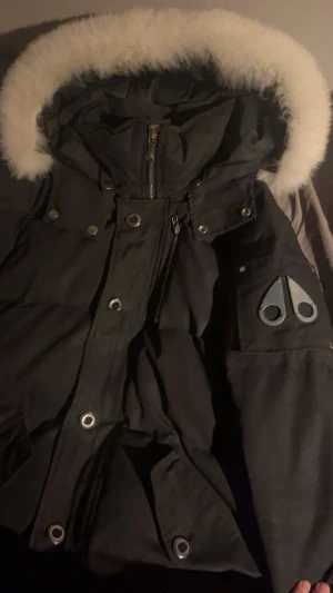  Moose Knuckles  - Helt ok skick fattas dock en knapp på loggan men annars ser allt bra ut