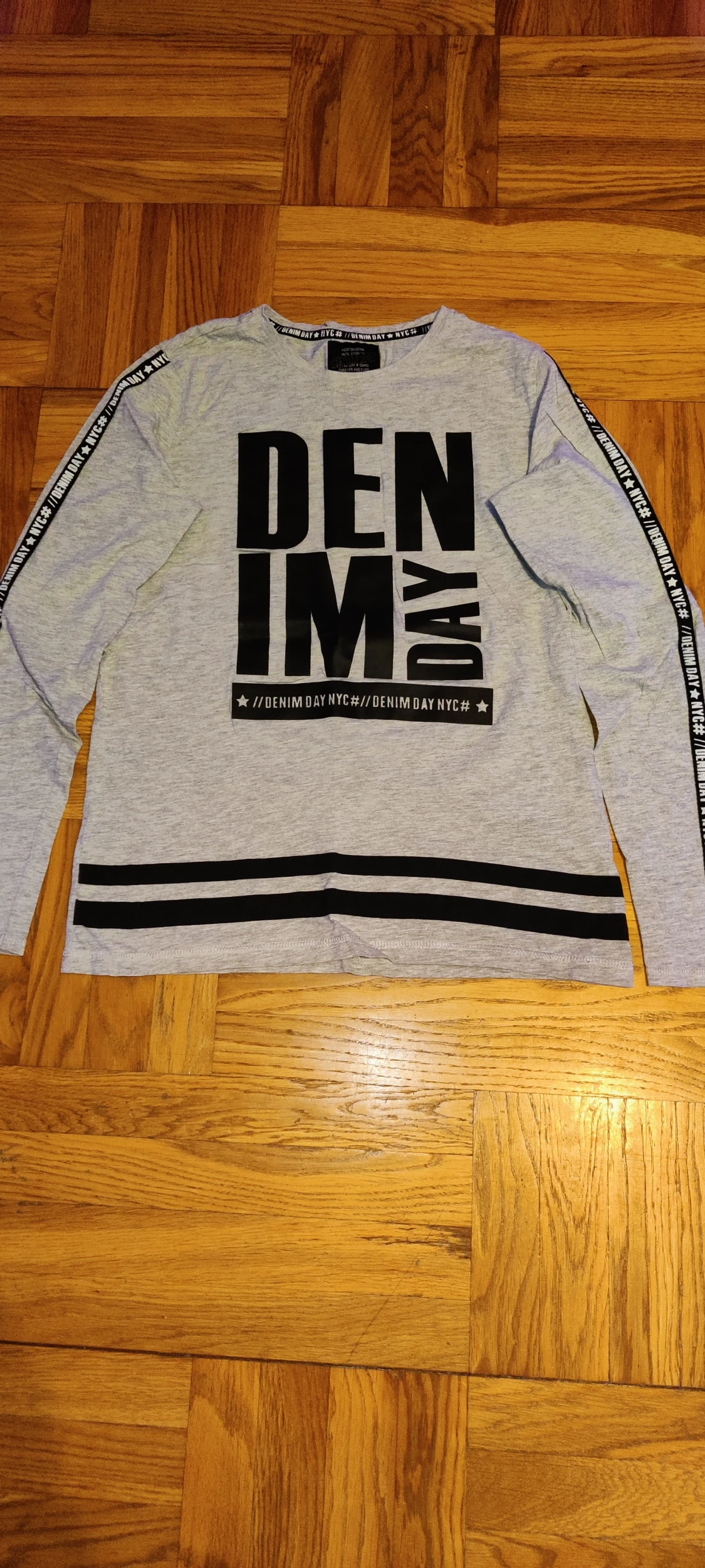 Grå långärmad tröja Denim Day NYC