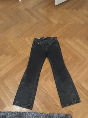 Jeans  - Svarta jeans från Levi’s 