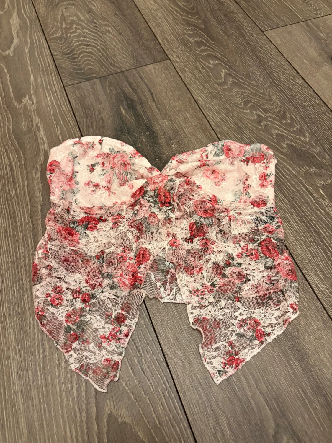 Blommig spets tubtopp från SHEIN