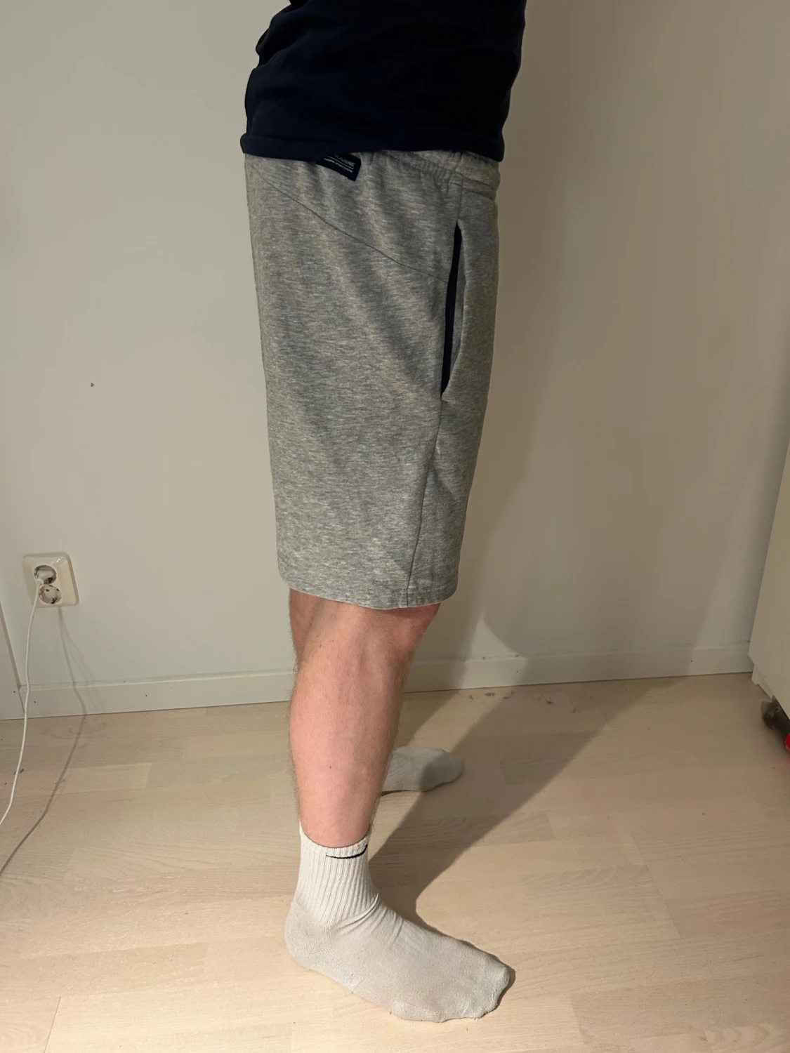 Grå mjukisshorts med snörning RM - 1