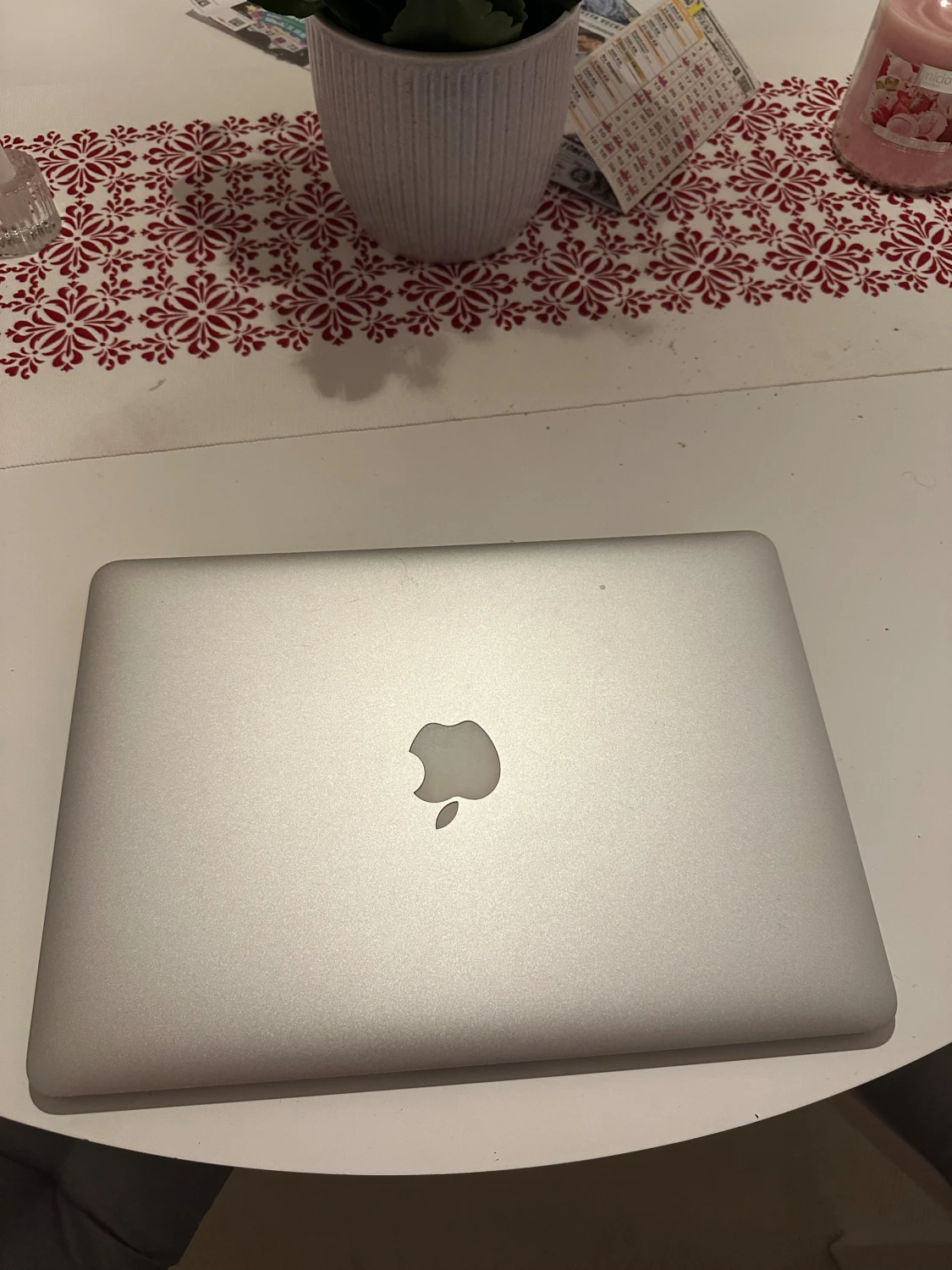 MacBook Air 13-inch (2017)