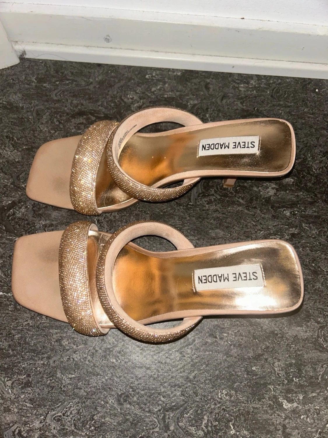 Glittriga guldiga klackar från Steve Madden - 2