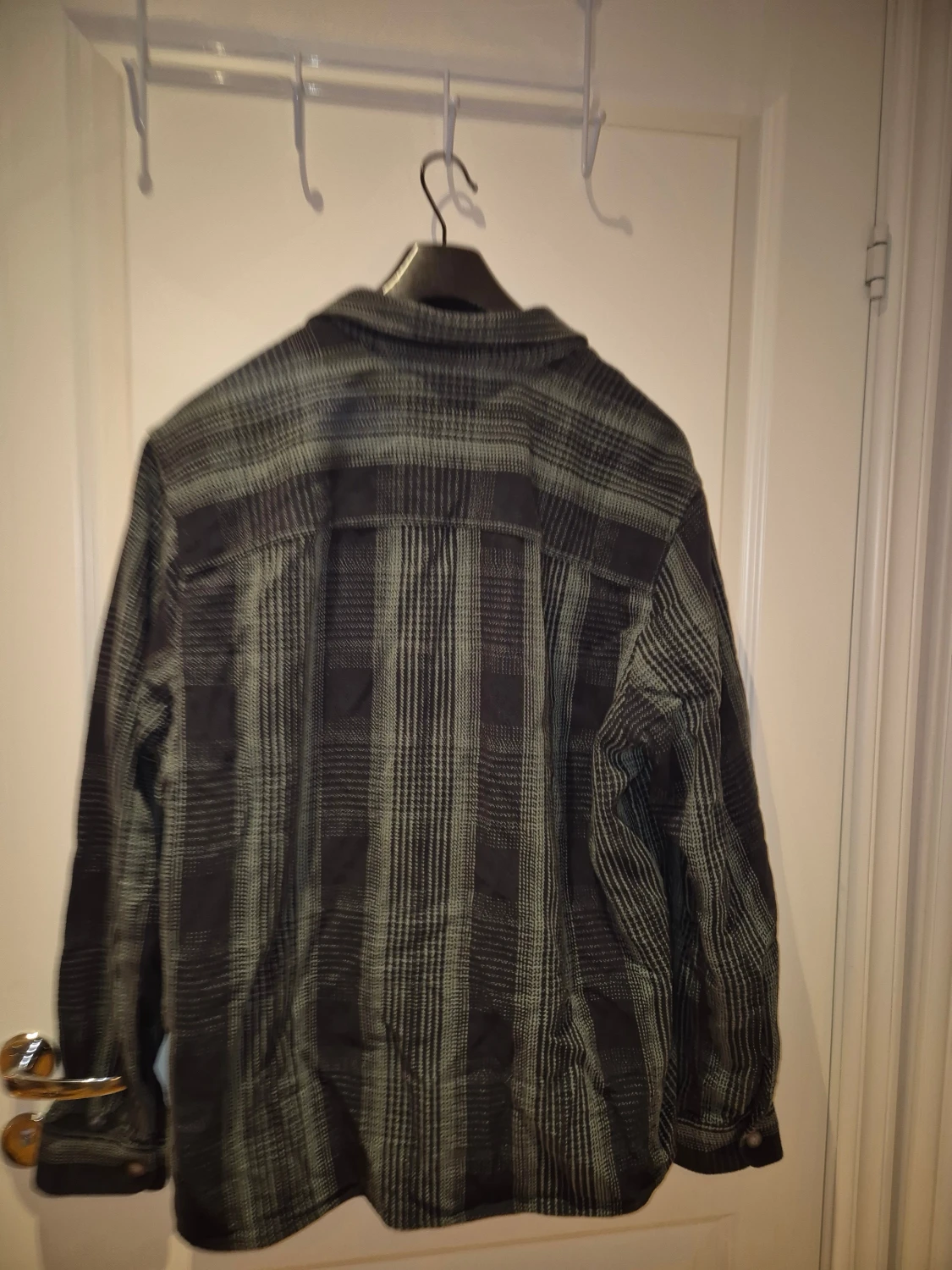 Grön svart overshirt  - 1