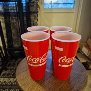 Dryckes muggar Coca Cola - Dryckesmuggar Coca Cola. Hårdplast. 0.5 liter. 4 st.