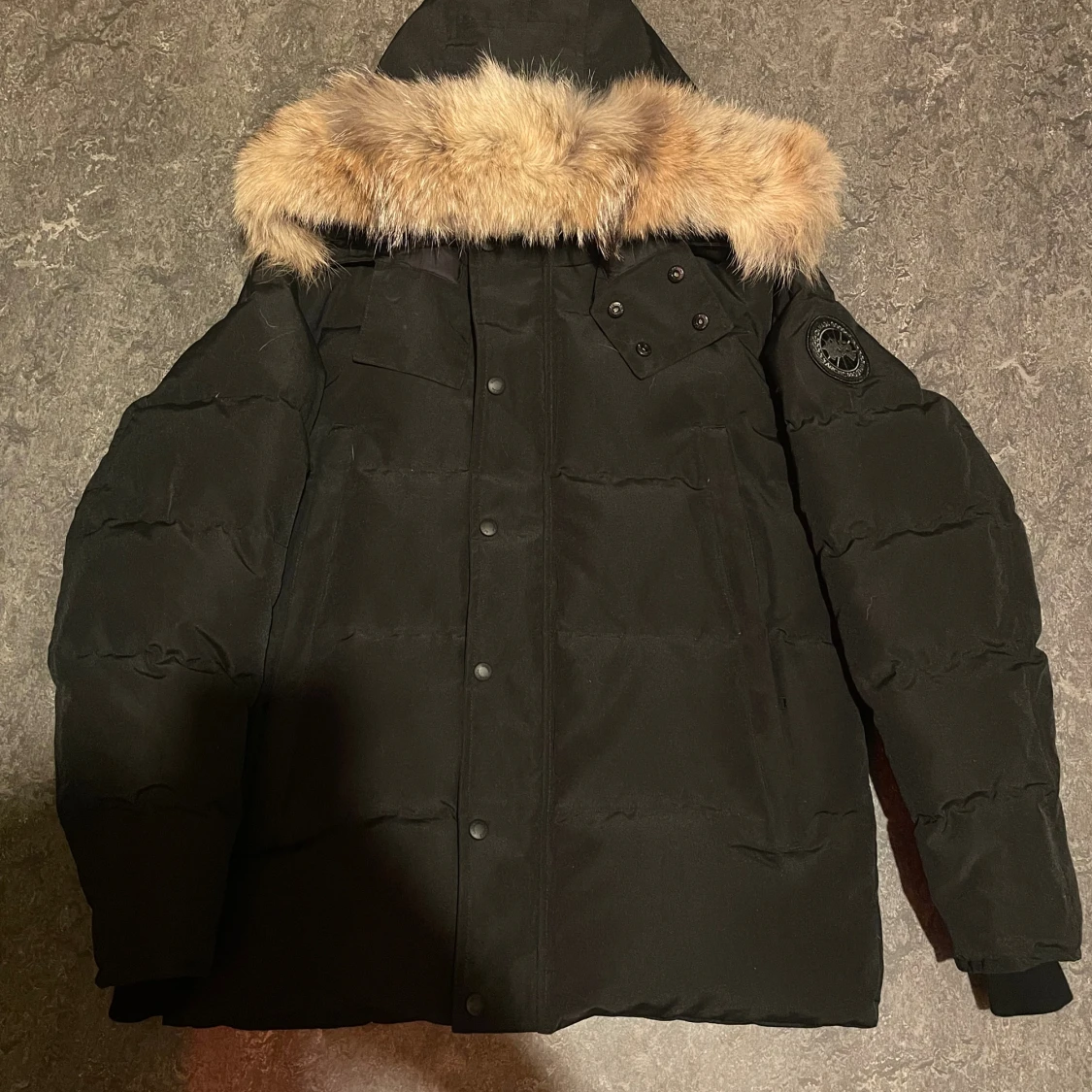 Svart dunjacka från Canada Goose S