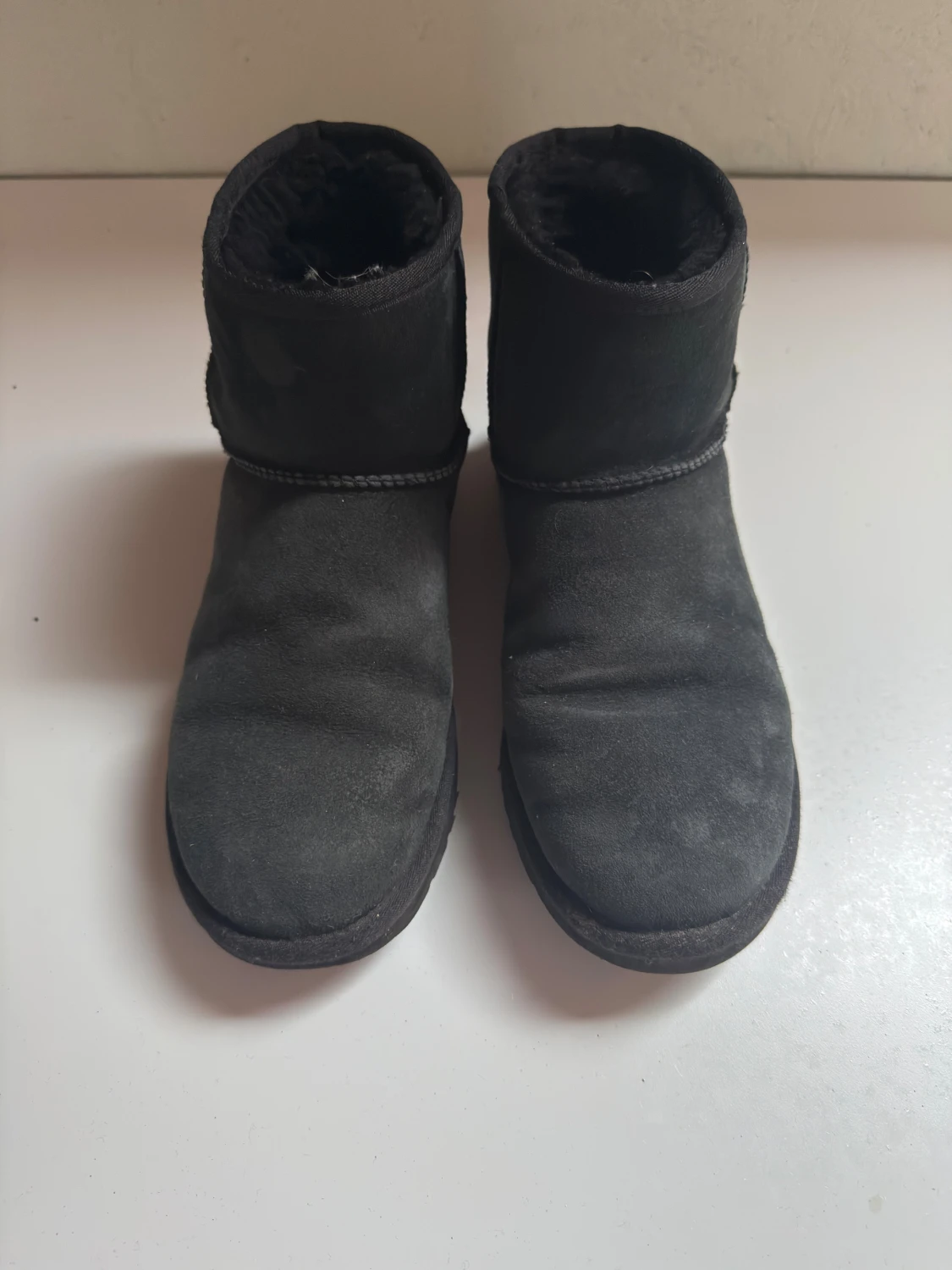 Svarta UGG boots i mocka
