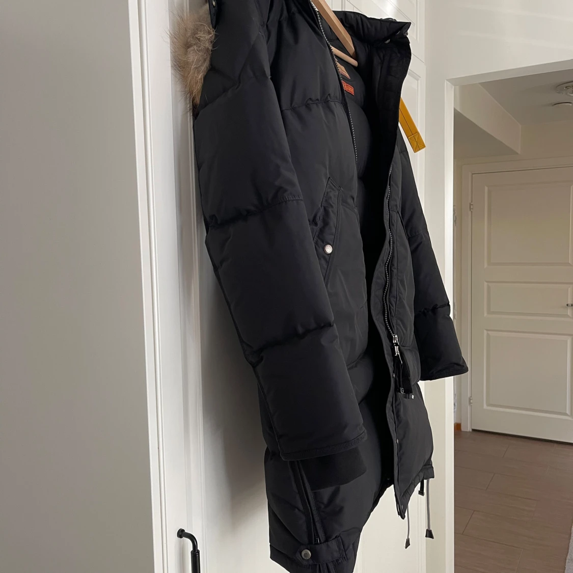 Svart dunjacka från Parajumpers - 2