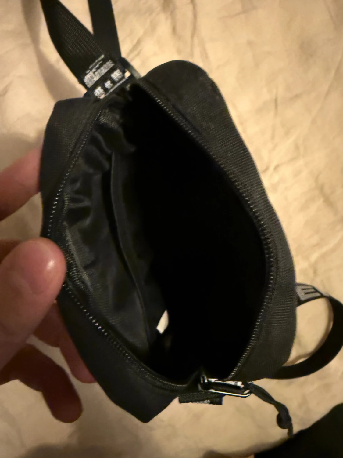 Supreme svart axelväska Cordura - 4