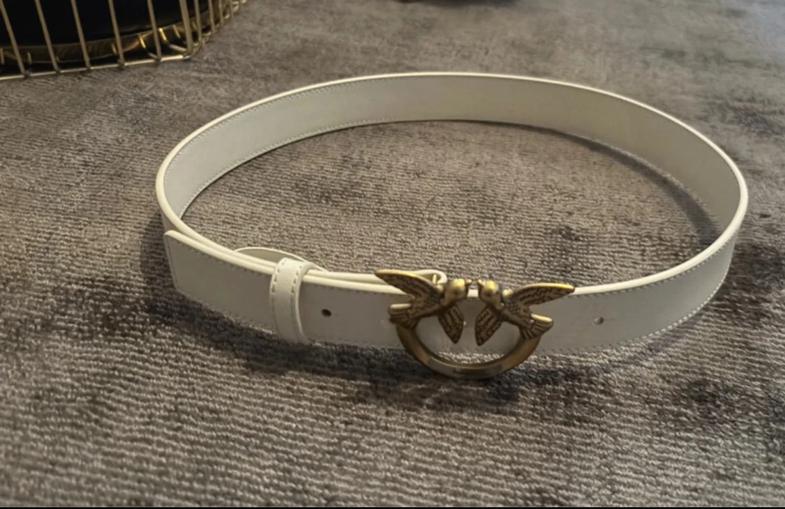 Vitt skärp/bälte från Pinko med fågelspänne