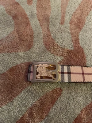  Beige bälte   -  Please kan diskuteras 