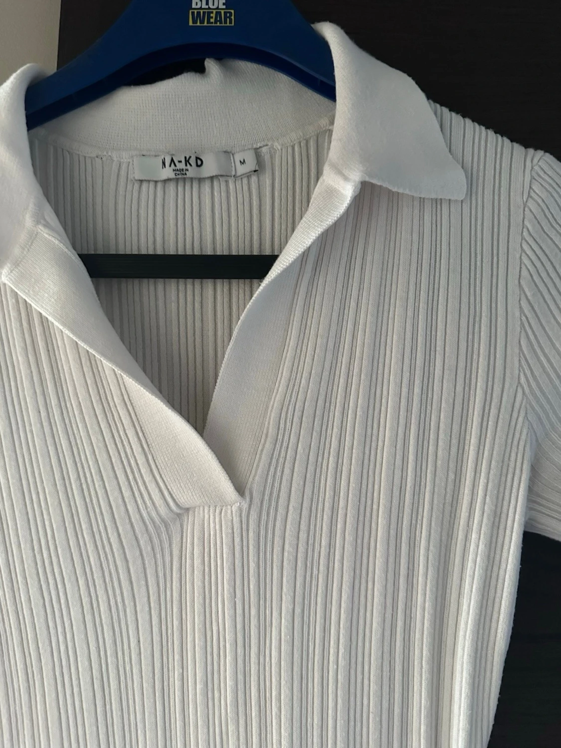 Vit ribbad klänning från NA-KD - 1