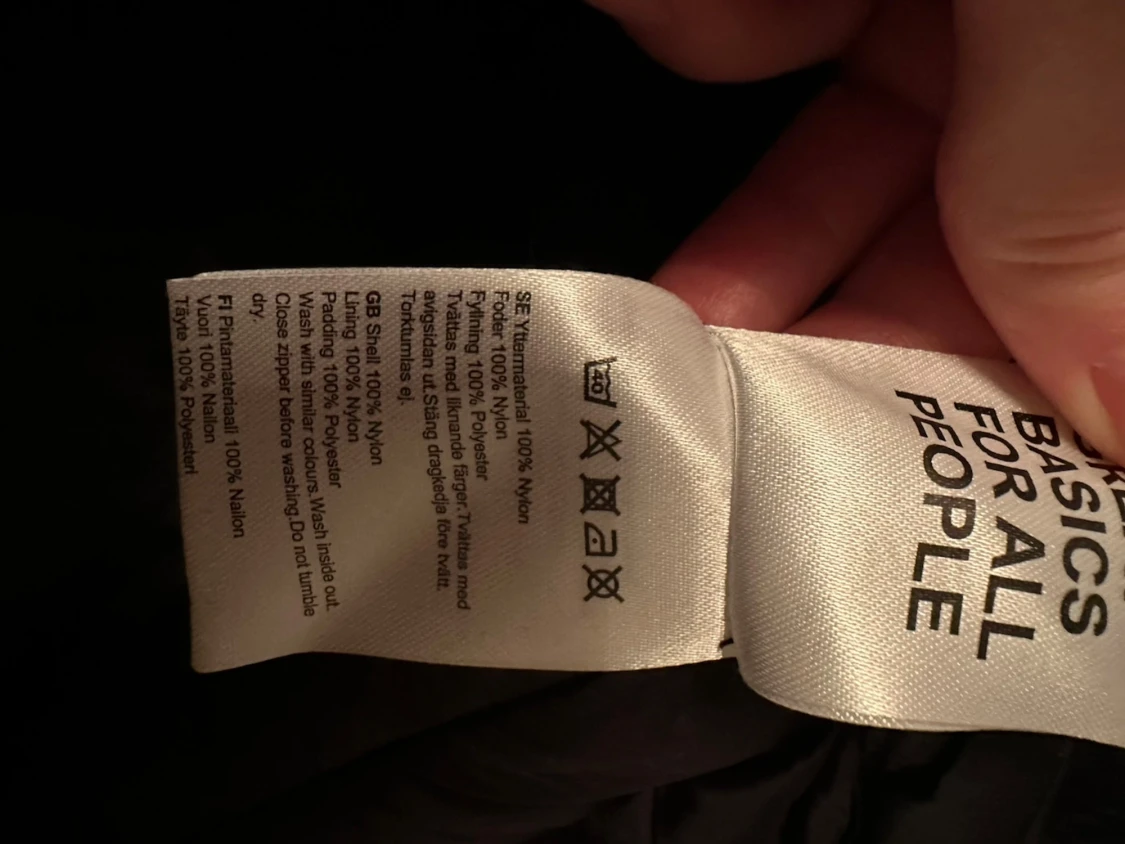 Svart quiltad pufferjacka med huva stl L  - 5