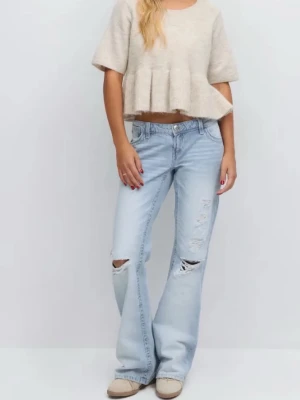 Lågmidjade Ljusblå bootcut jeans   - Lågmidjade jeans från Gina Tricot 