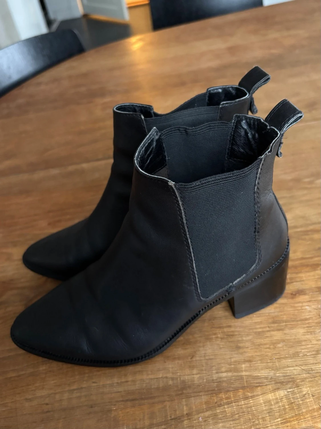 Svarta chelsea boots i skinn - 1