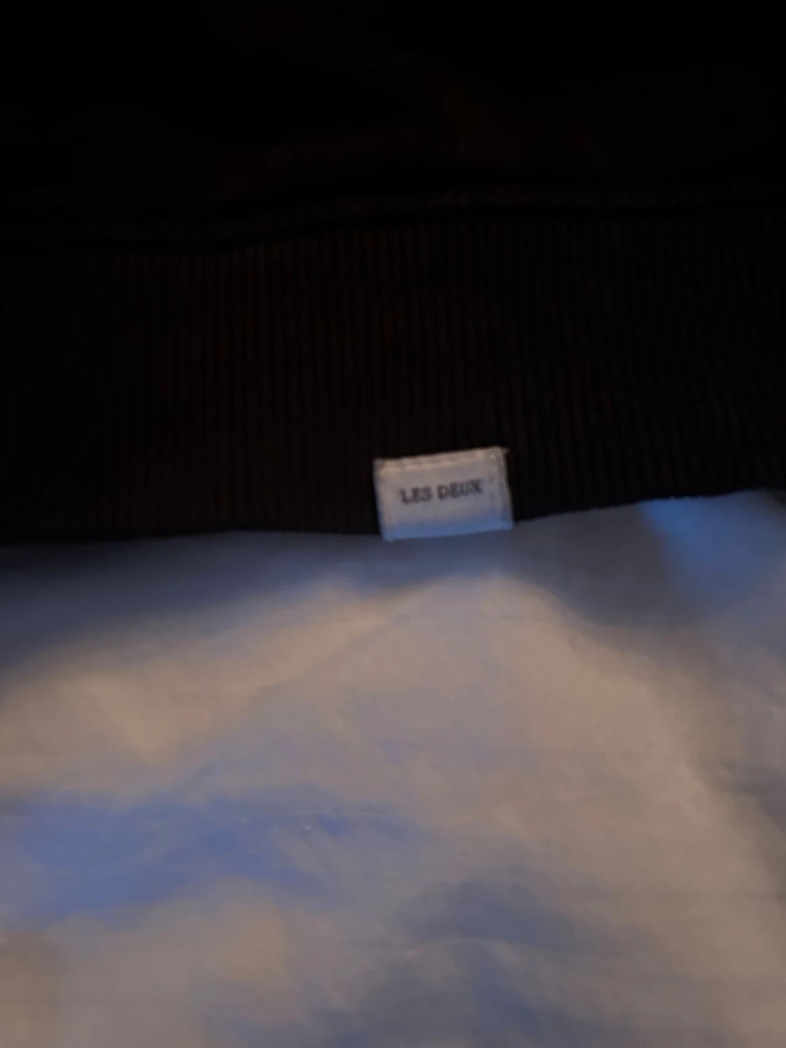 Svart sweatshirt från Les Deux - 1