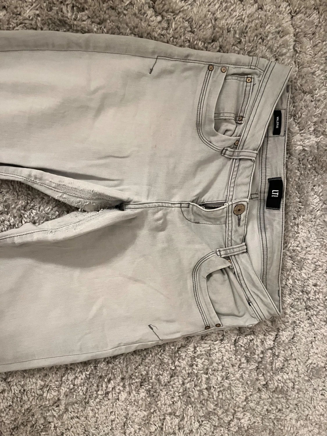 Ljusgrå bootcut jeans från LTB - 1