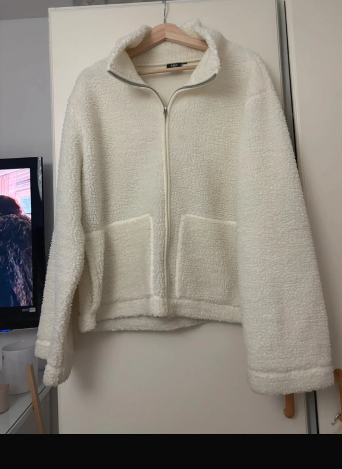 Vit teddyjacka från 157 - 2