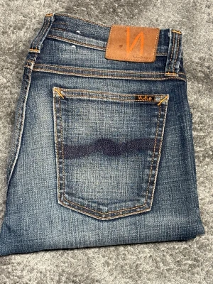 Blåa Nudie Jeans - Blåa Nudie Jeans Selvage||Skick 9/10||Storlek 28/34||Modell Tight Long Jhon||Riktigt fet tvätt||Skriv vid minsta intresse||