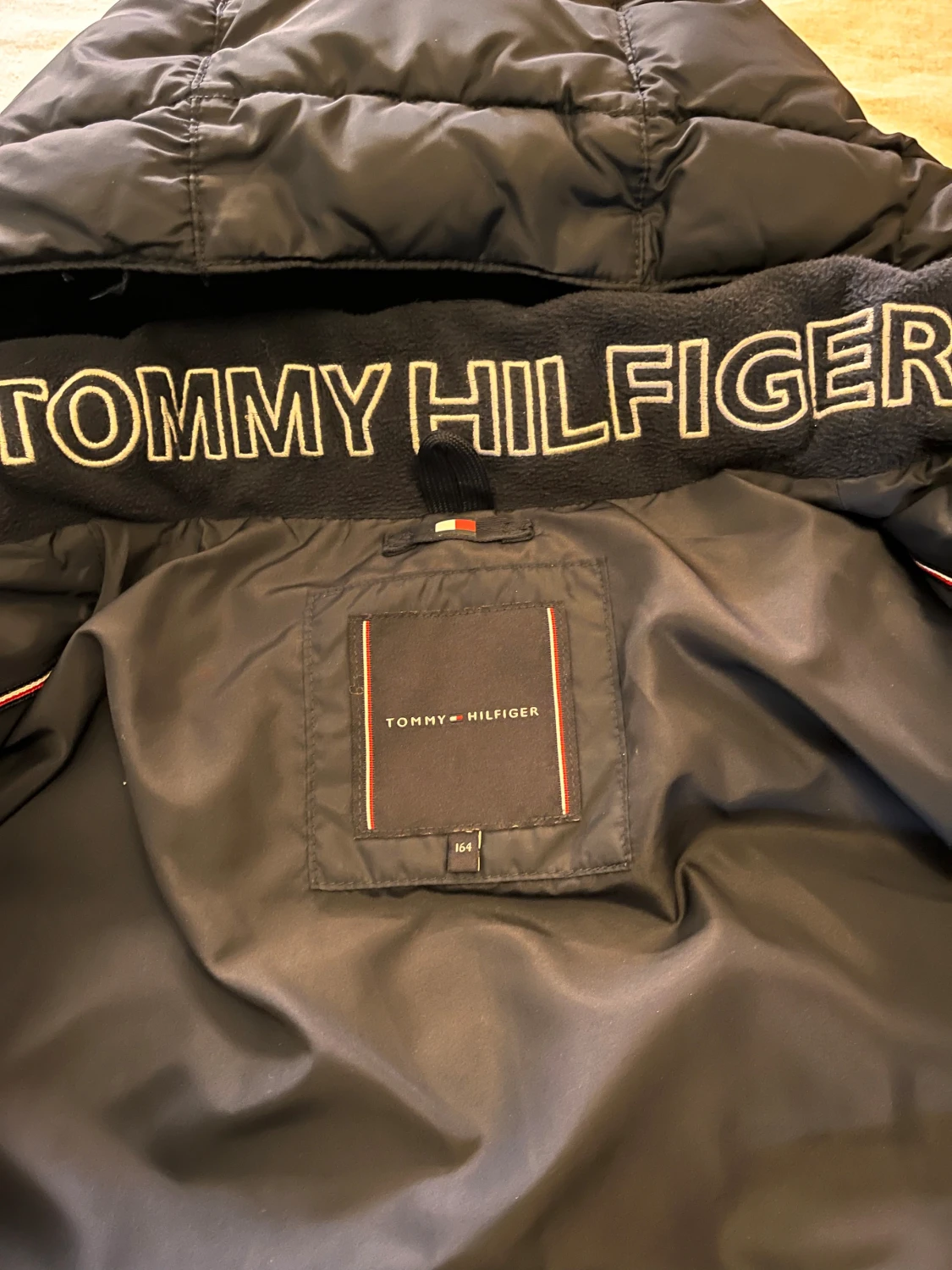 Marin blå pufferjacka Tommy Hilfiger - 2