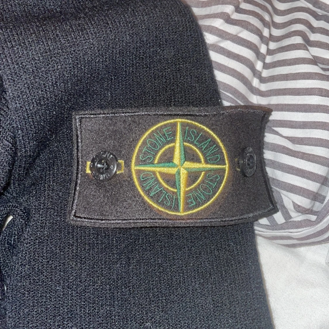 Svart stickad Stone Island tröja - 1