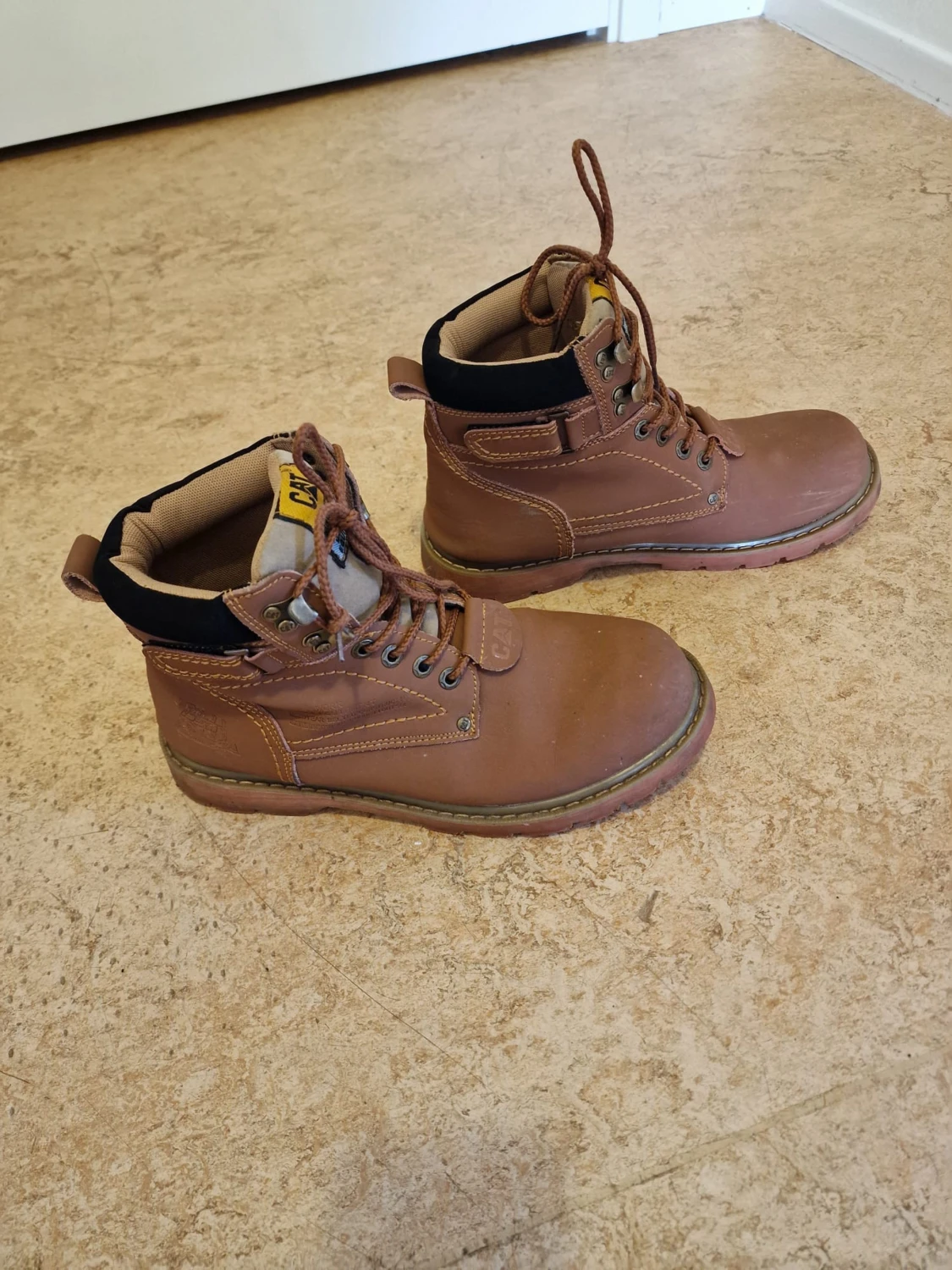 Bruna CAT boots i skinn - 1