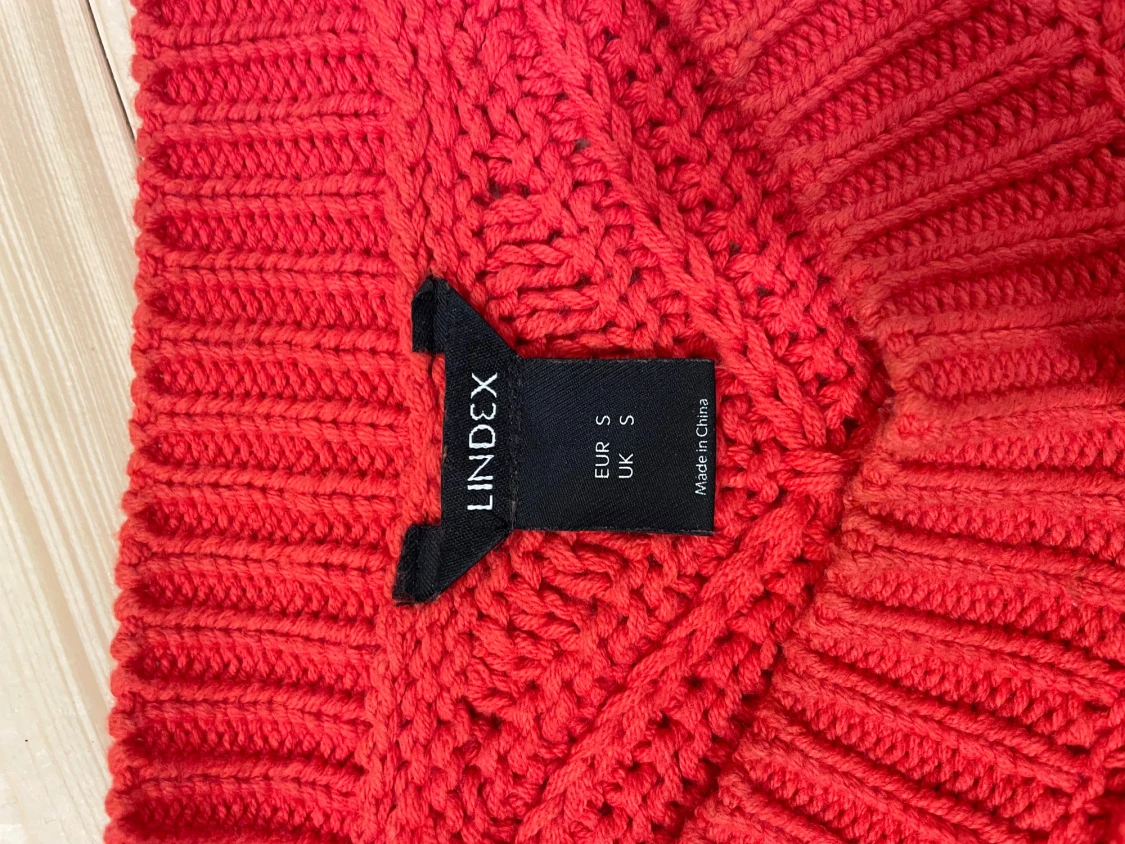 Röd stickad tröja från Lindex S - 1