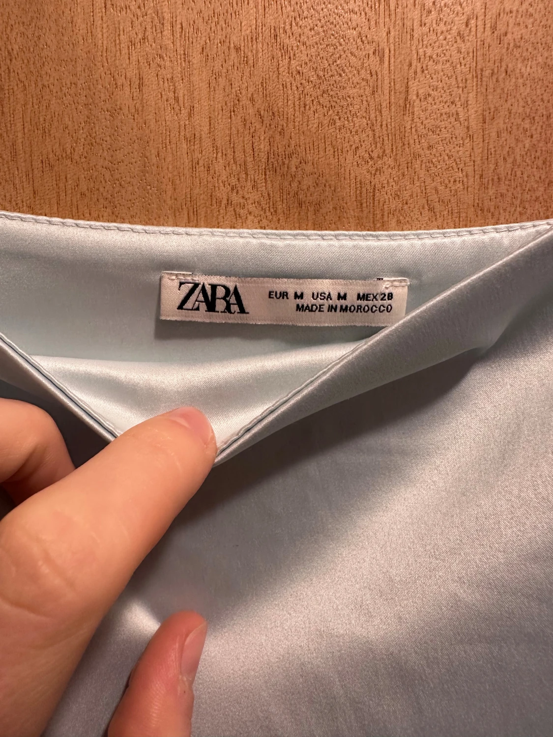 Ljusblå satin linnetopp från Zara - 1