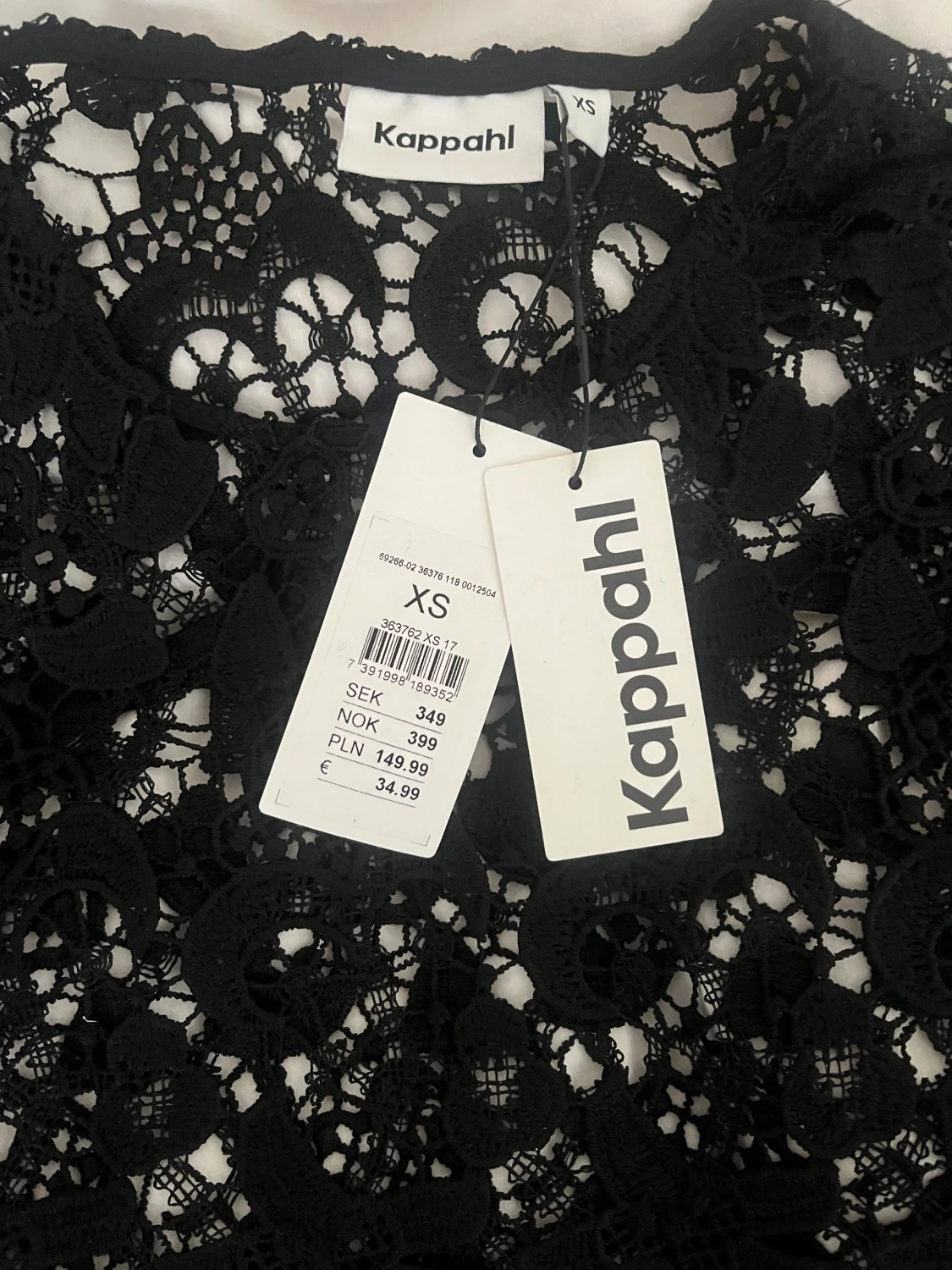 Svart spetsblus från Kappahl XS - 2