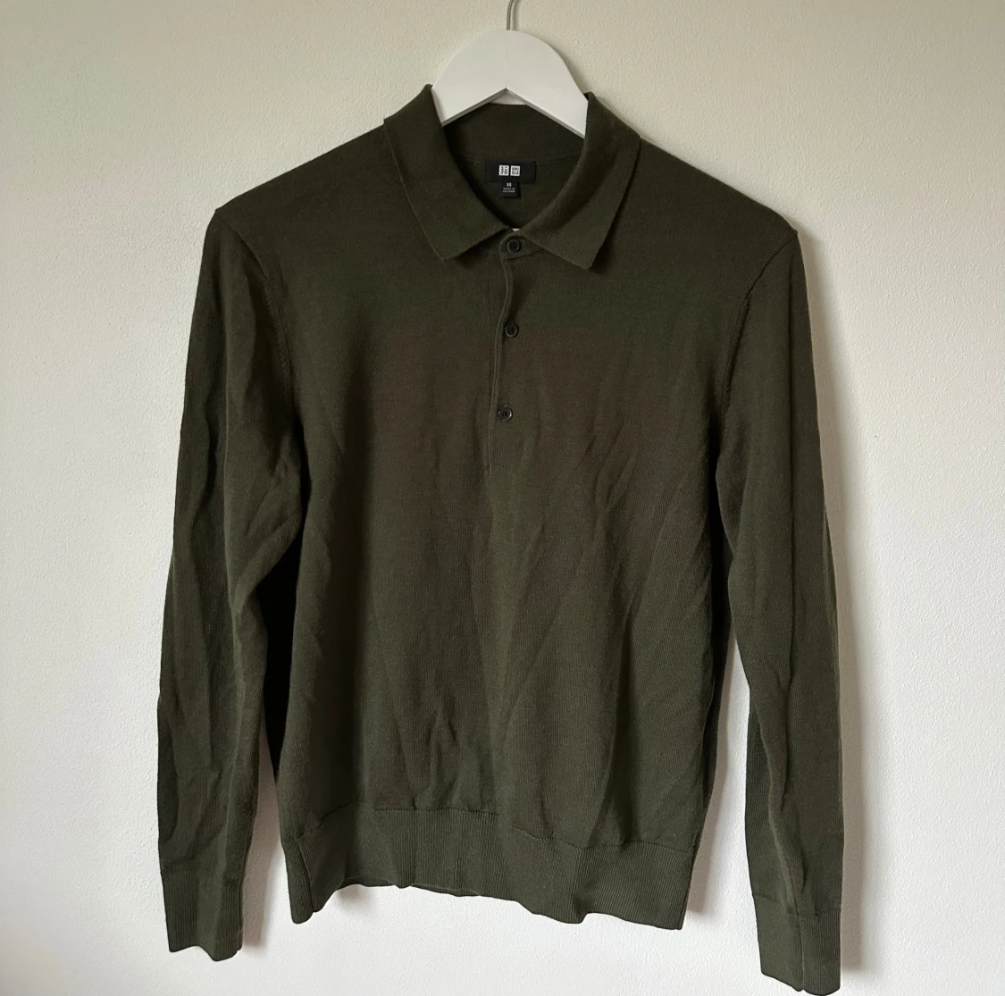 Olivgrön rugbytröja från Uniqlo XS
