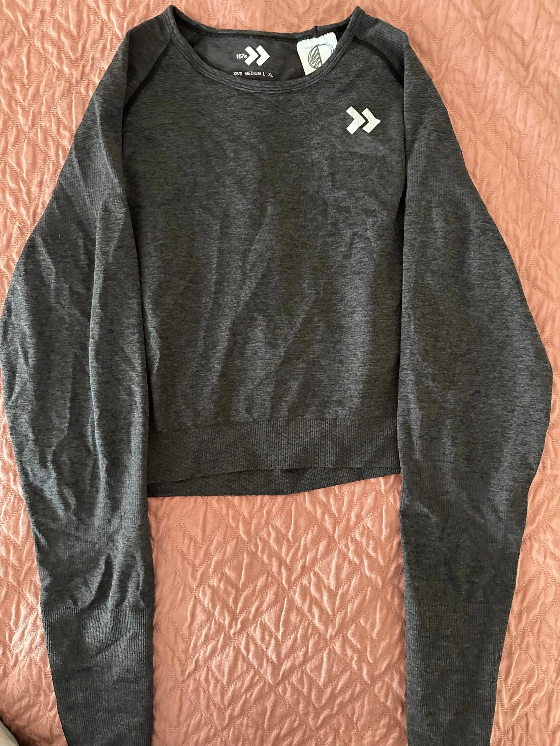 Mörkgrå träningstopp 