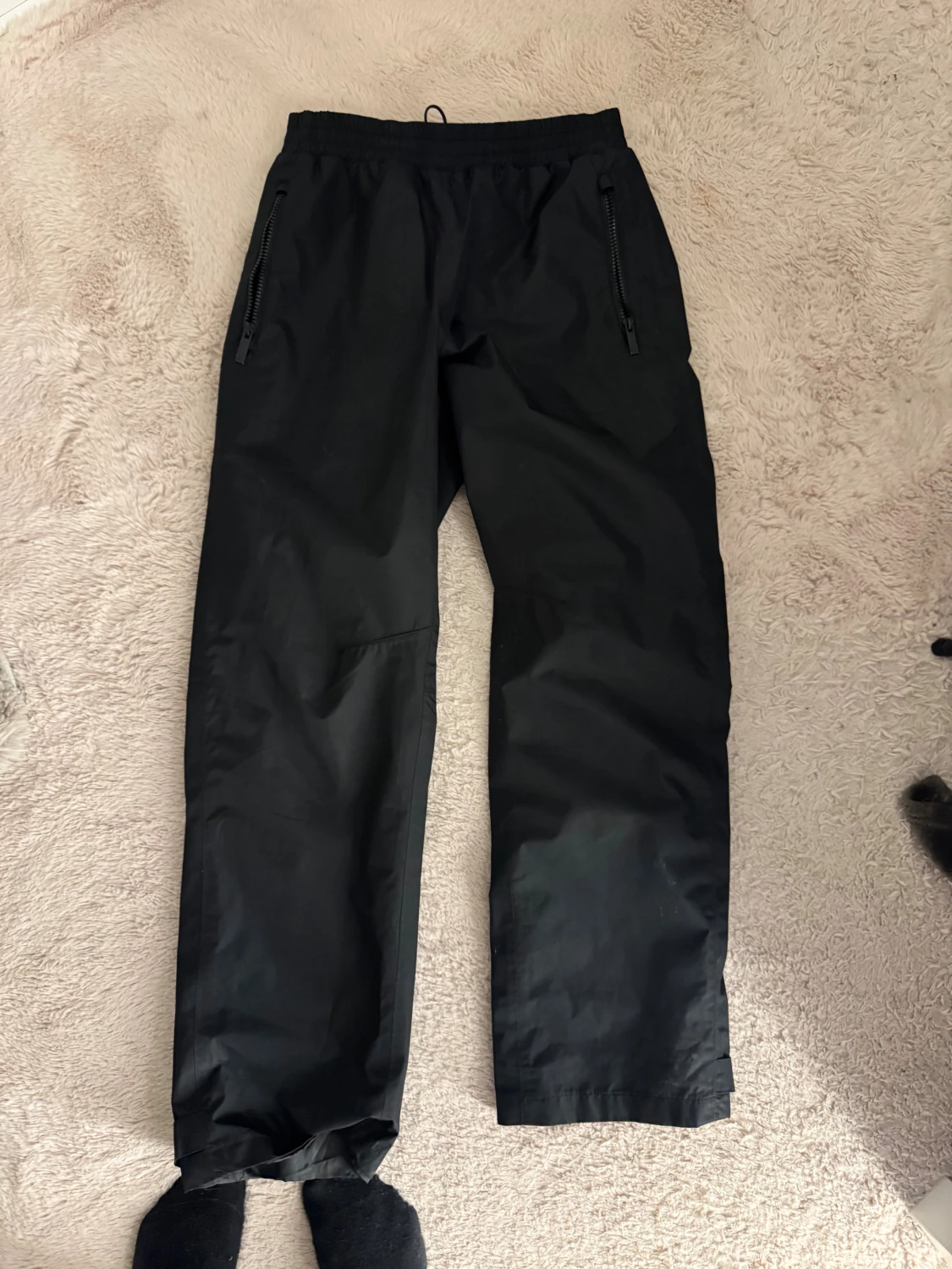 Svarta täckbyxor med dragkedjor - 1