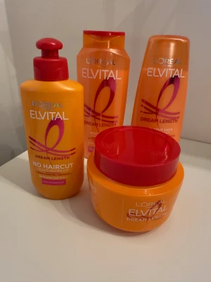 L'Oréal Elvital Dream Length hårvård - Set från L'Oréal Elvital Dream Length. Innehåller leave-in cream, schampo, balsam och hårmask. Perfekt för dig som vill vårda och stärka långt hår. Allt endast provat vid ett tillfälle, passade inte mitt hår. Ordinarie pris för allt ca 250:-