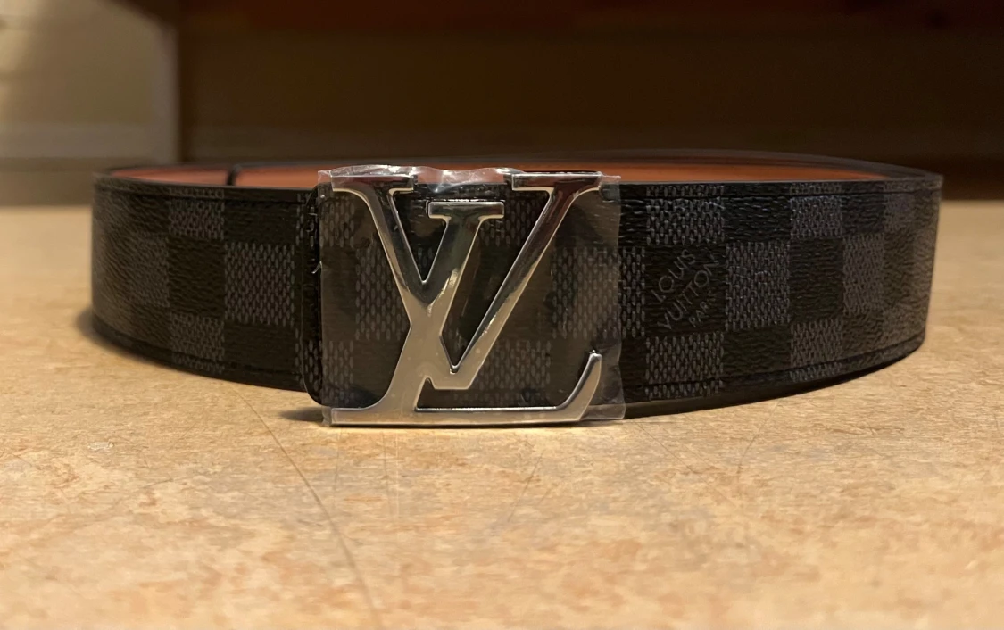 Louis Vuitton rutigt bälte