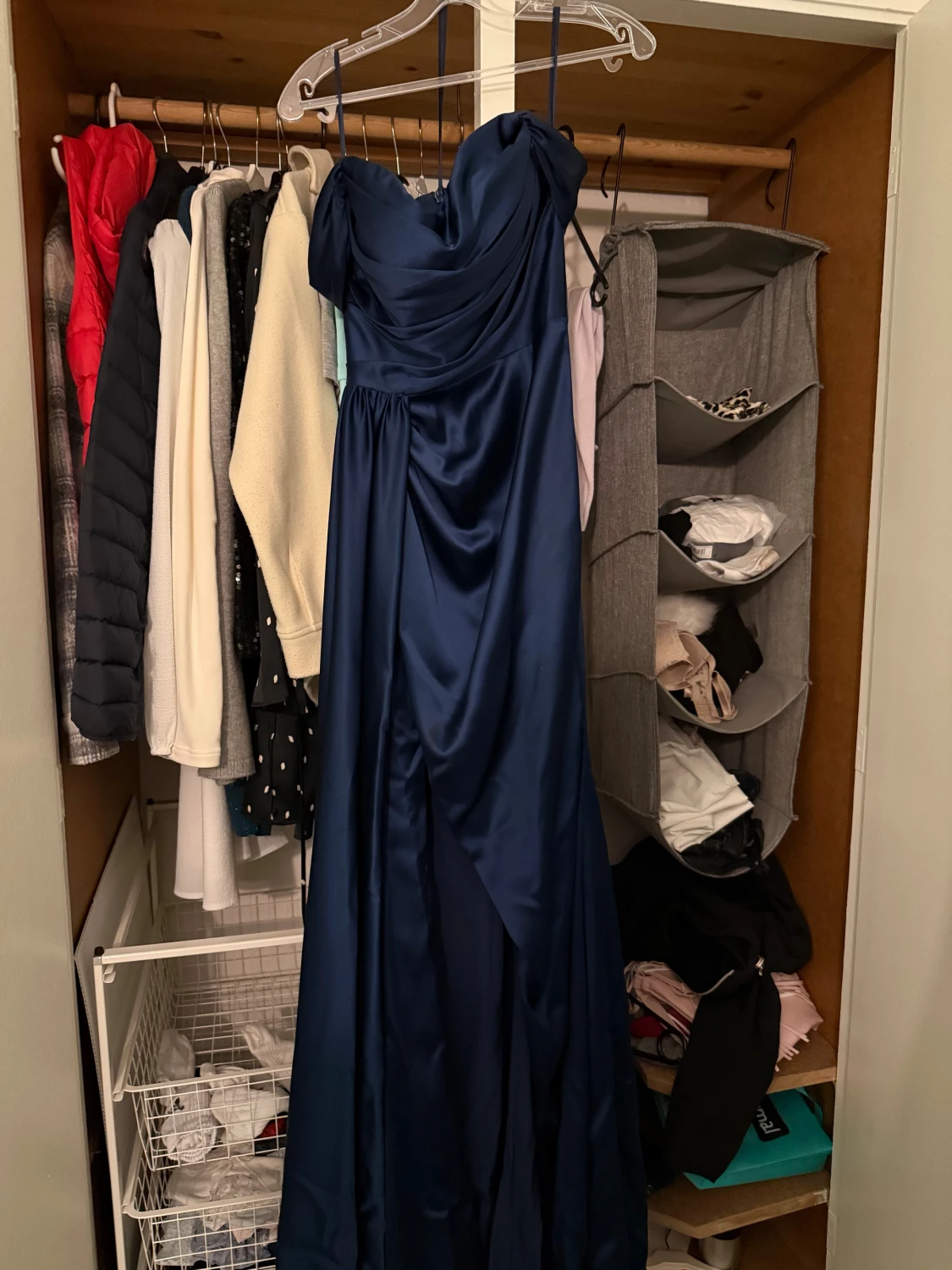 Marinblå långklänning i satin - 2