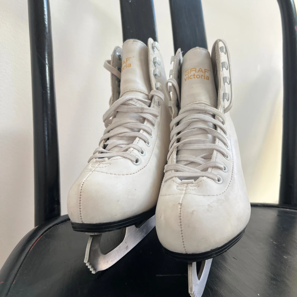 Vita konståkningsskridskor Graf Victoria - 2