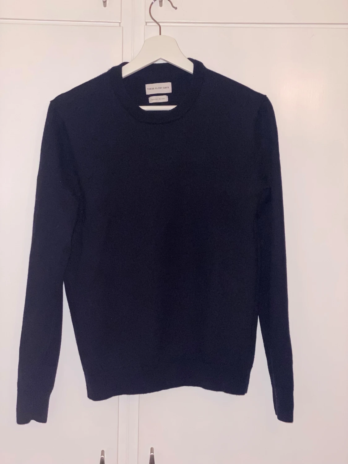 Mörkblå merinotröja These Glory Days - 2