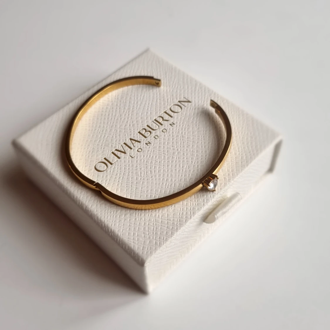 Guldarmband med hjärtformad sten - 3