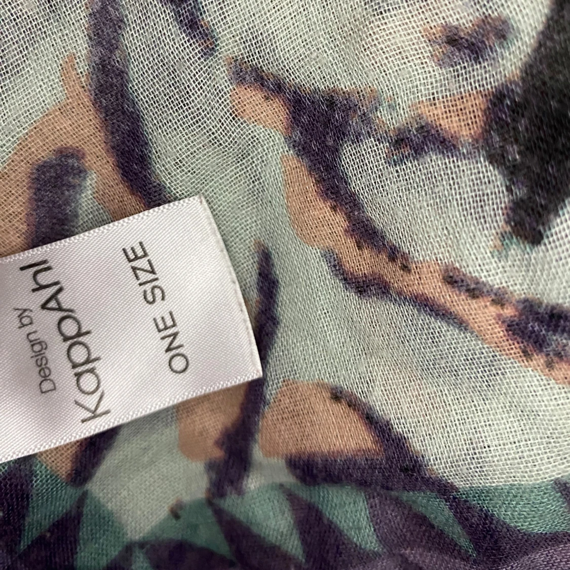 halsduk från KappAhl one size  - 1